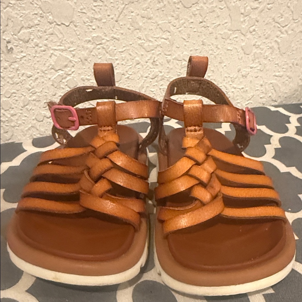 Wonder Nation Tan Kids Sandals with Pink Buckle